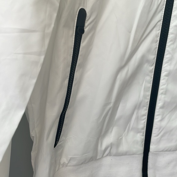 NIKE - THE WINDRUNNER! - Picture 3 of 8